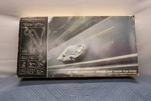 lot 5 image: Vintage 101 Piece Strombecker American Gran Turismo Road Racing Set