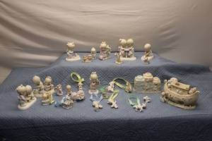 lot 41 image: Lot of 20 Vintage Precious Moments Figurines and Ornaments