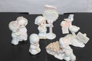 lot 46 image: Set of 6 Precious Moments Figurines Collection