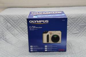 lot 57 image: Olympus C-720 Ultra Zoom Digital Camera with Box and Accessories
