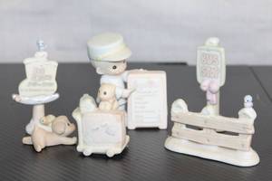 lot 58 image: Lot of 5 Vintage Precious Moments Figurines