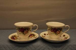 lot 97 image: Set of 2 Vintage Floral Teacups with Saucers