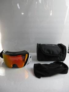 lot 7 image: Oakley Line Miner Pro M OO7137 Matte BlackPrizm Torch Iridium and Prizm Iced Iridium Ski Goggles For Men For Women USED, SOME SCRATCHES