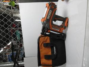 lot 81 image: Ridgid HyperDrive 16 Gauge 18v Brushless 2-12 In. Straight Finish Nailer TOOL BAG AND TOOL ONLY, USED