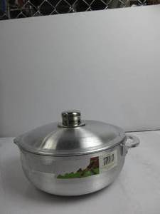 lot 89 image: Wees Beyond Heavy Gauge Caldero Dutch Oven with Aluminum Lid, 3.7 quart, Silver SCRATCHED UP, NEW