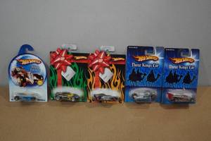 lot 42 image: 5 Hot Wheels -Holiday Hot Rods, Three Kings Car