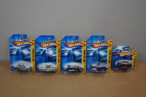 lot 43 image: 5 Hot Wheels -2007 New Models & First Edition