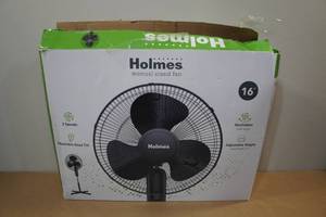 lot 88 image: Holmes 16 Manual Stand Fan