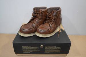 lot 93 image: Lugz Mens Boots -Size 10.5