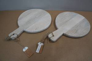 lot 99 image: 2 Wood Cutting Boards