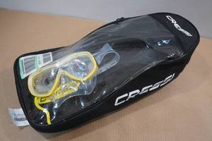 lot 114 image: Cressi Adult Palau Fin Snorkel Set -Fin Size ML