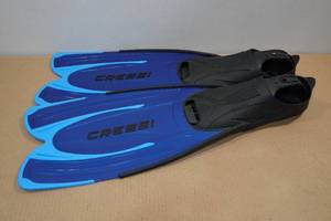 lot 123 image: Cressi Agua Snorkel Fins -Size 4344 8.5-9.5