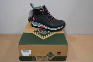 lot 128 image: Muck Boots Womens Apex Lace-Up Boots -Size 7