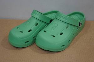 lot 150 image: Nuusole Womens Rubber Clogs -Size 6