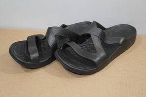 lot 151 image: Nuusole Womens Hailey Rubber Slides -Size 10