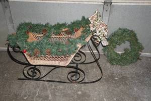 lot 172 image: VintageWicker  Santa Sleigh
