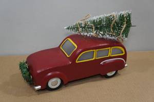 lot 190 image: Decorative Tin Car with Tree