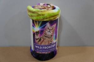 lot 194 image: Wild Frontier 50 x 60 Plush Throw