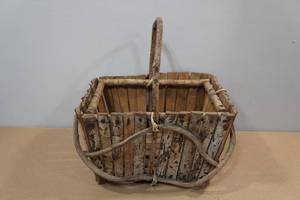 lot 196 image: Decorative Wood Basket