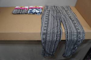lot 201 image: Bobbie and Brooks Ladies Yoga Pants - XL