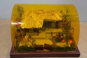 lot 210 image: Vintage Lighted Vietnamese House Diorama