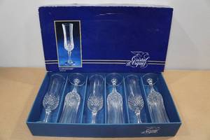 lot 243 image: Cristal dArques Longchamp Glasses
