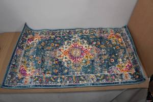 lot 281 image: Safavieh Madison Area Rug -23x4