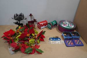 lot 283 image: Assorted Holiday Dcor