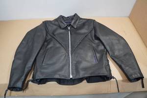 lot 309 image: Unik Womens Leather Jacket - Medium