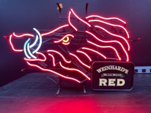 lot 45 image: Weinhards Red, Blue Boar Pale Ale, neon boar head