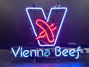 lot 52 image: Vienna Beef hotdog, tubesteak neon sign