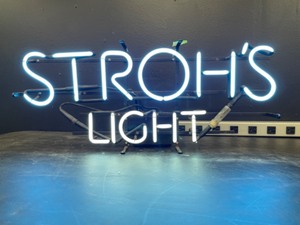 lot 79 image: Strohs Light, neon