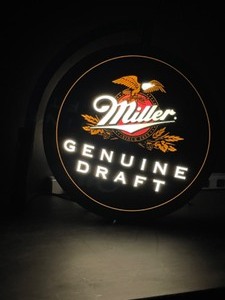 lot 145 image: MGD Pub light, Miller Genuine Draft, NOS, NIB