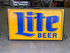 lot 151 image: Lite Beer - exterior bar sign, single sided, lights up