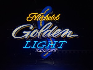 lot 32 image: Michelob Golden Light, Mich Golden Light neon