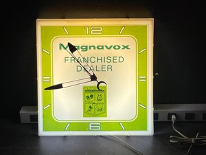 lot 146 image: Magnavox Dealer light up clock