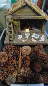 Lot of Pinecones, Creche and Figures