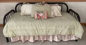lot 20 image: Nice Metal Daybed With Bedding Included 42 x 80