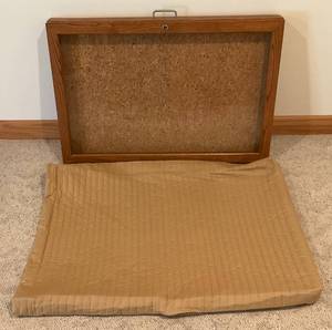 lot 34 image: Solid Oak With Glass Locking Hinged Display With Cork Lining Case 24 x 36 x 3 12 With Custom Carry Sleeve (With Key)