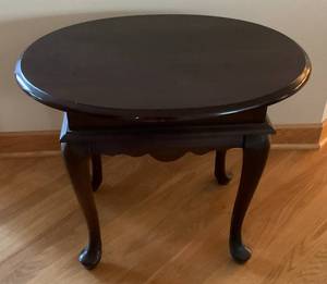 lot 47 image: Small Mahogany Oval Side Table 27 L  x 21H x 21 W