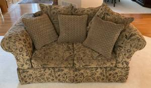 lot 48 image: Two Person Ornate Loveseat With Matching Pillows (Very Lightly Used)