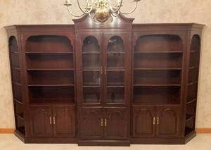 lot 68 image: Gorgeous 5 Piece Ethan Allen Side Hutch With Glass Doors (Bring Tools To Disassemble & Help To Load) 133 L x 86 H x 16 W