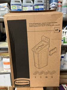Rubbermaid 23 Gallon Slim Jim