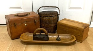 lot 34 image: Vintage Goodies