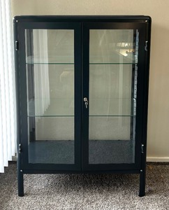 lot 7 image: Contemporary Navy Blue Metal Display Cabinet with Glass Shelves