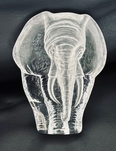 lot 51 image: Mats Jonasson, Sweden Elephant Paperweight  Mats Jonasson, Sweden Elephant Figurine