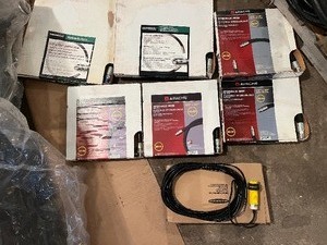 lot 36 image: Lot of Hydraulic hoses and One Sensor from Car Wash