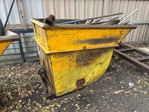 lot 40 image: Hy-Vac Collection Bin