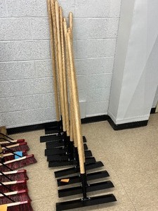 lot 42 image: Lot of Concrete Spreaders