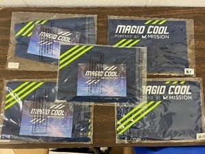 lot 94 image: 5 COOL Towels